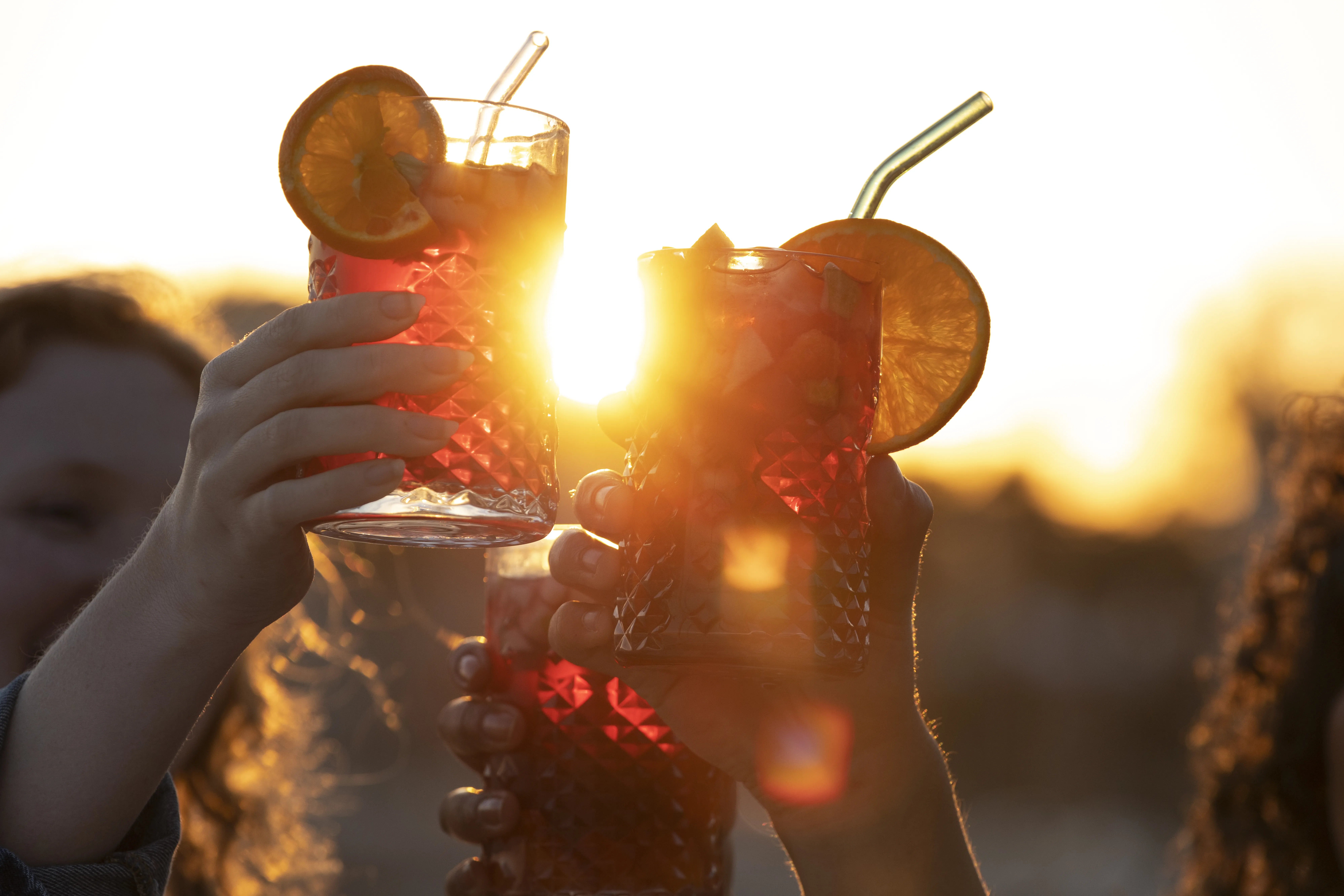 How-to-Plan-the-Perfect-Sundowner-Party-with-a-Professional-Caterer